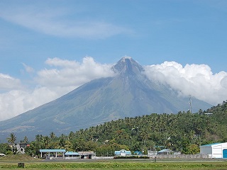 KXs`(Legazpi Airport)̃}R