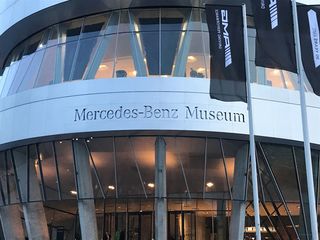 VgDbgKgFZfXxc(Mercedes-benz_museum)